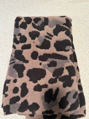 Barefoot dreams blanket